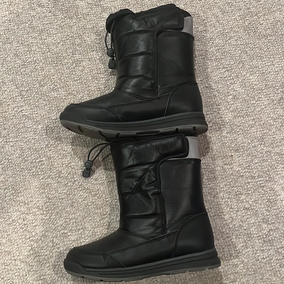 Lands End Size 5 boys boots - Picture 2 of 3